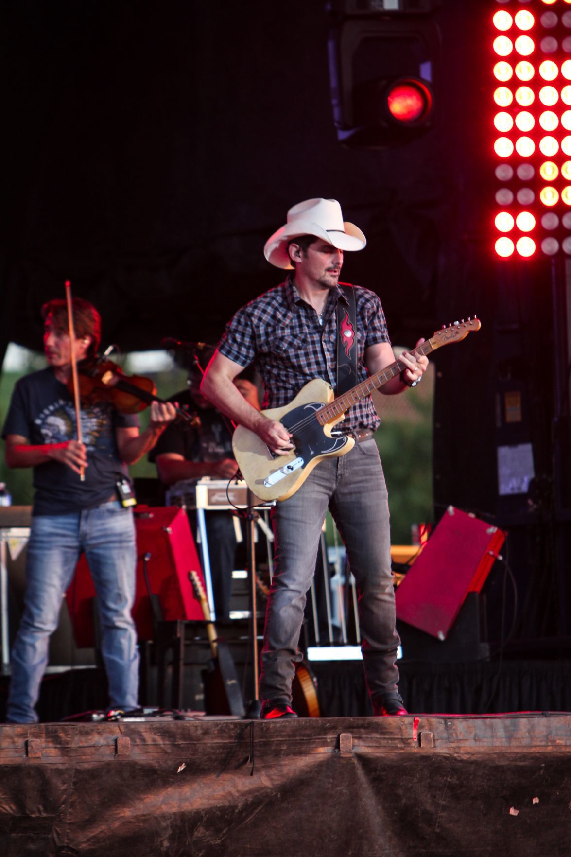 Brad Paisley at Hollywood Casino Amphitheatre parking lot
